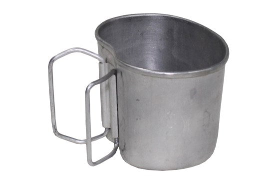 Österr. Trinkbecher, Alu, zur Feldflasche, gebr.