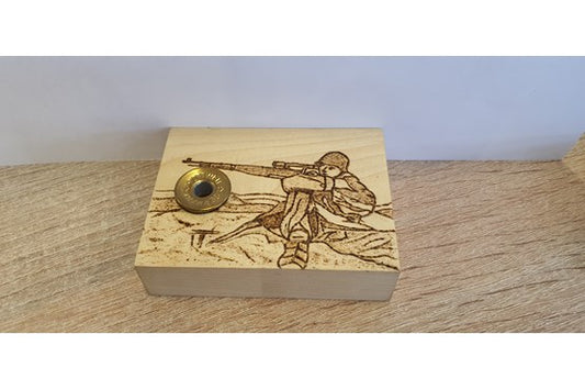 Kugelschreiberhalter Motiv aus Holz Scharfschütze