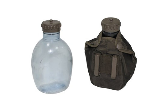Österr. Plastikfeldflasche inkl. Hülle Oliv Gebr.
