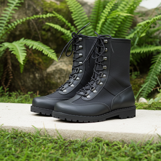 Österreichische Segeltuchschuhe