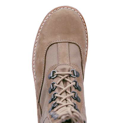 Österreichische Segeltuchschuhe